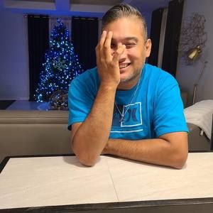 Meet your Posher, Enrique ivan